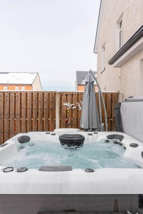 Dublin Jacuzzi Escape Apartman Kültér fotó